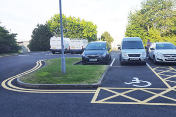 Car Parking Markings With Double Yellow Lines